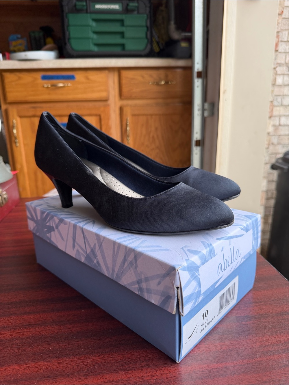 Abella Sahara Navy Low Heel Pumps